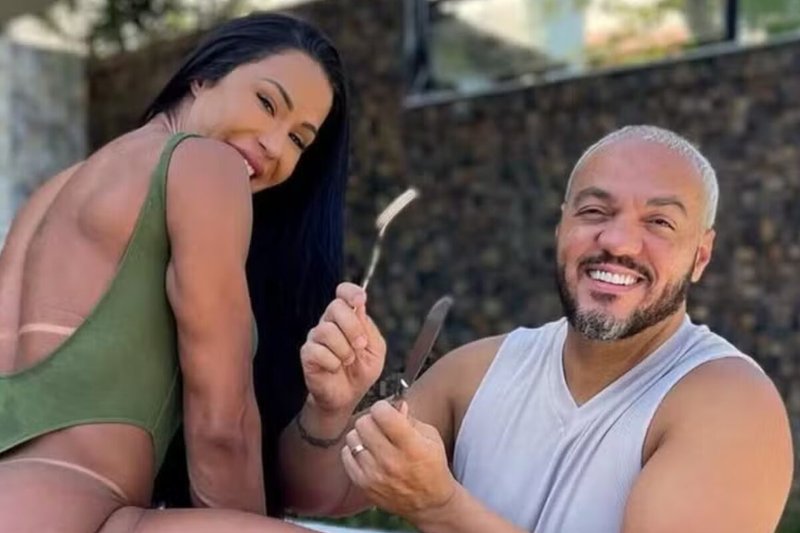 Gracyanne Barbosa rebate críticas por continuar morando com a mãe de Belo