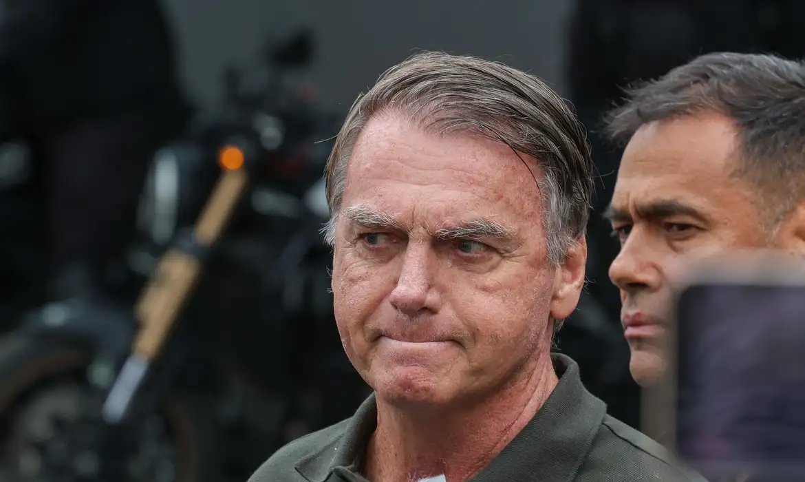 Bolsonaro poderá ir para o semiaberto já em 2030