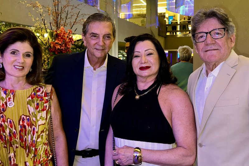 Maria e Luís Guilherme Pontes e Rosa e Enilton do Egito, na inauguração do Mar Hotel Convention
