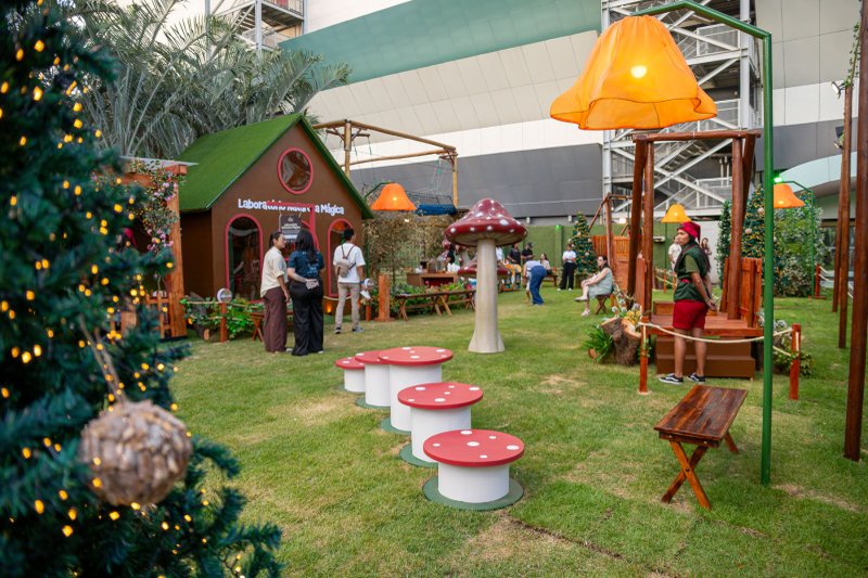 Plaza Shopping inaugura vila natalina com experiências lúdicas e ações especiais para crianças