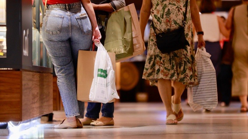 As lojas âncoras, megalojas, satélites e quiosques, incluindo todas as operações de alimentação dos pisos Térreo, L1 e L2, abrem das 8h às 23h