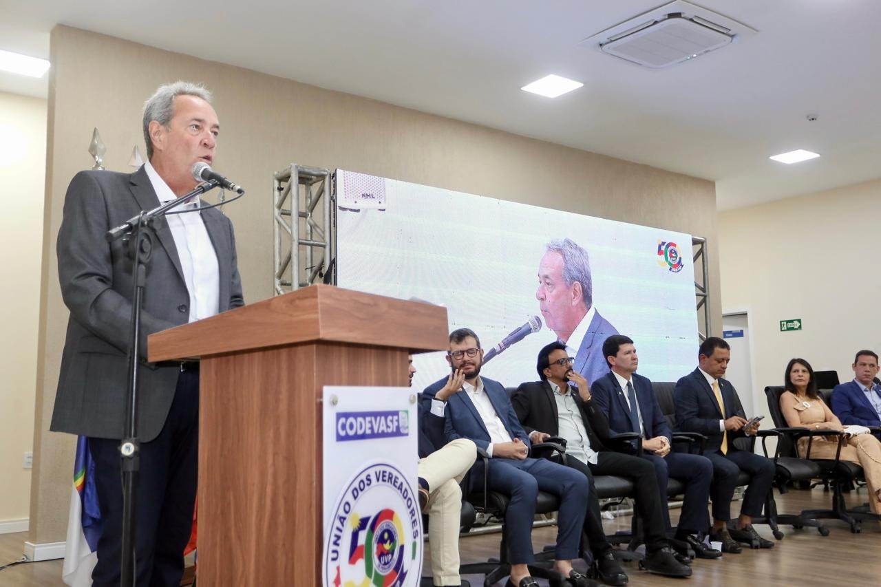 Álvaro Porto usa crise com Raquel Lyra para projetar João Campos ao cargo de governador