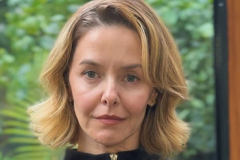 Bianca Rinaldi surge completamente nua em foto e reflete sobre envelhecimento