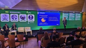 Armando Monterio Bisneto durante Painel em Portugal