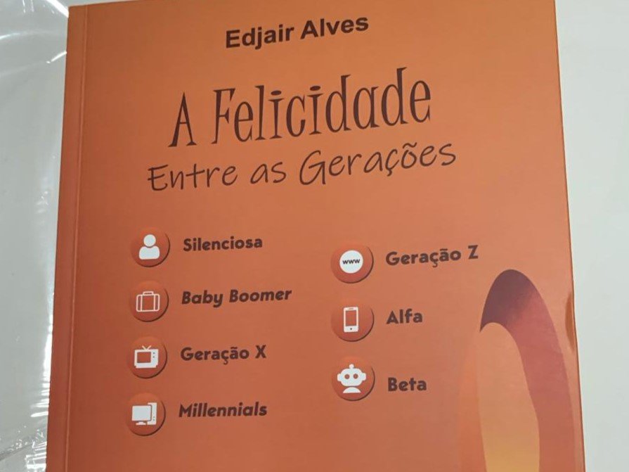 Pernambucano lança livro sobre como gerações enxergam a felicidade em mais de 18 países