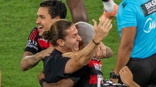 Filipe Luís, técnico do Flamengo, na comemoração do título brasileiro de 2025