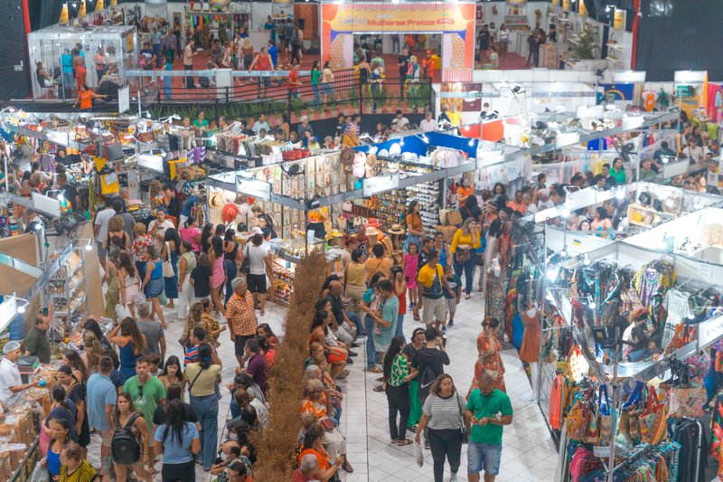 Imagens de edições passadas da Fenahall