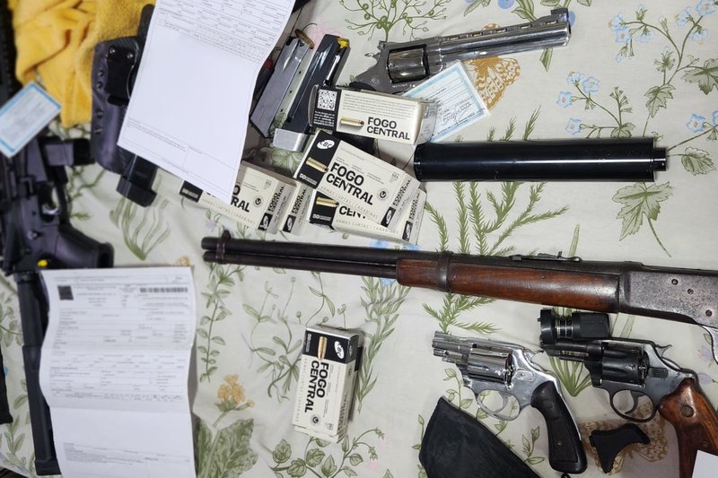 Fábrica clandestina com armas e munições foi encontrada durante operação