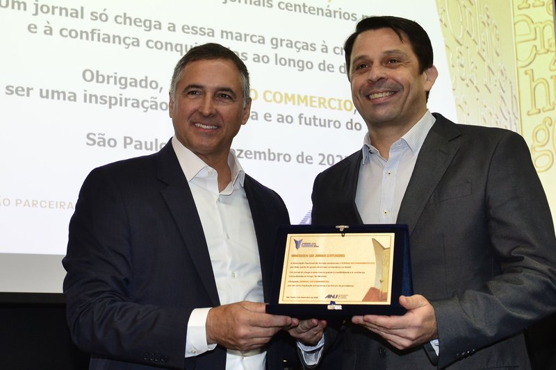 Representando o Jornal do Commercio, o superintendente do SJCC, Vladimir Melo, recebeu a homenagem no Prêmio ANJ de Liberdade de Imprensa 2025, no auditório da ESPM-TECH, em São Paulo
