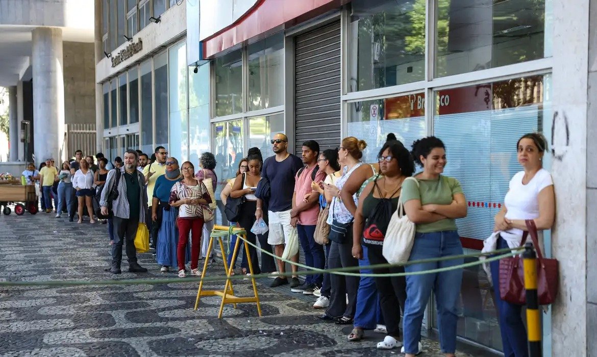 Foto da capa: Enem e Educação
