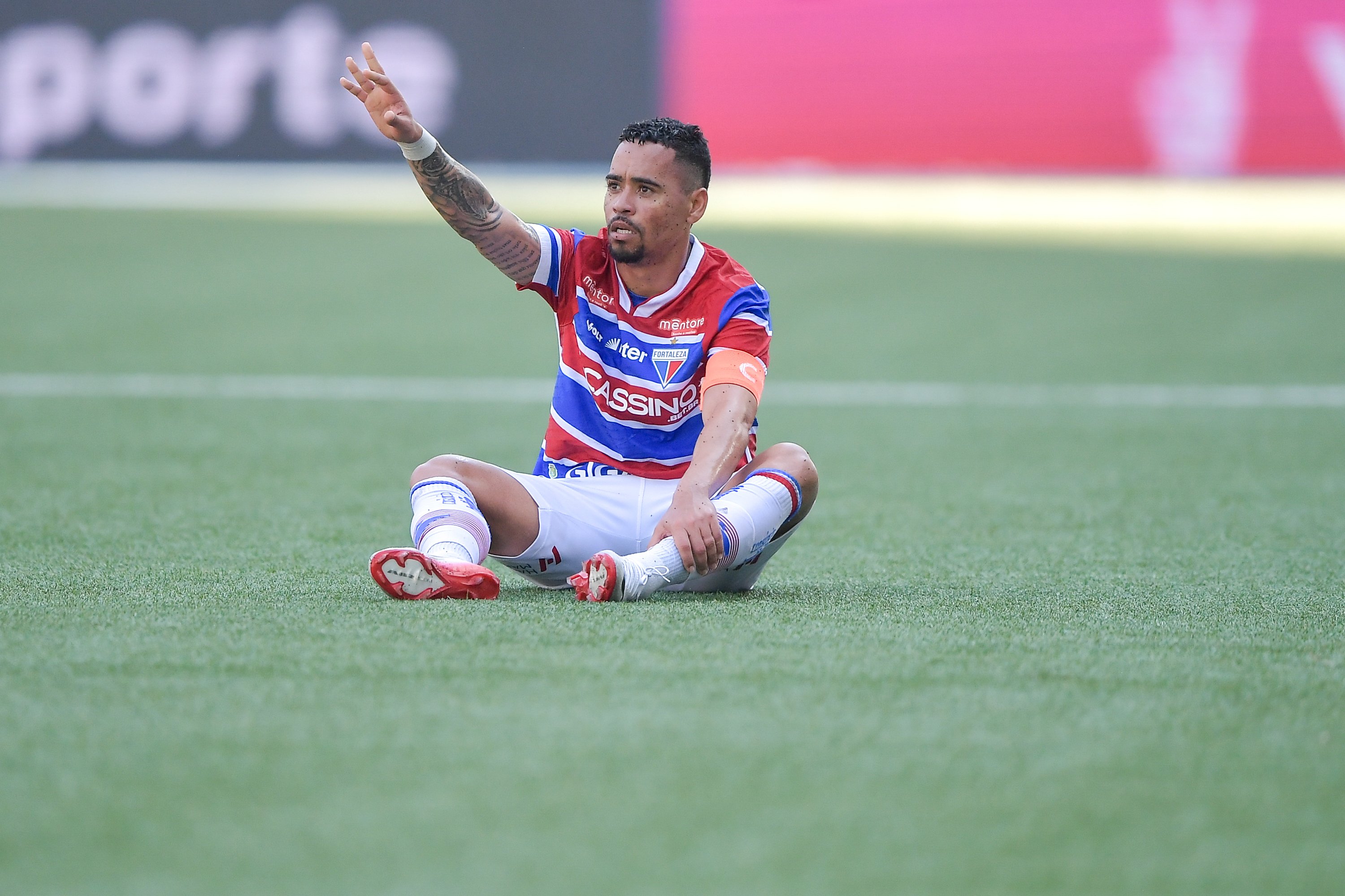 Fortaleza e Ceará estão rebaixados para a Série B do Brasileirão; Vitória e Internacional escapam