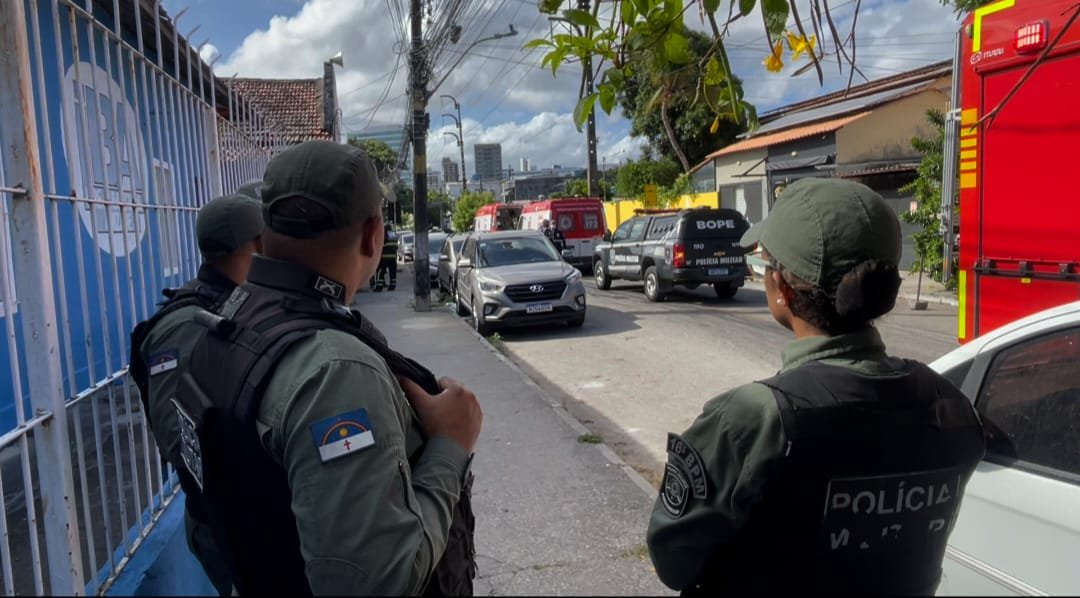 Policiais são recebidos a tiros ao tentarem cumprir mandado contra advogado no Recife
