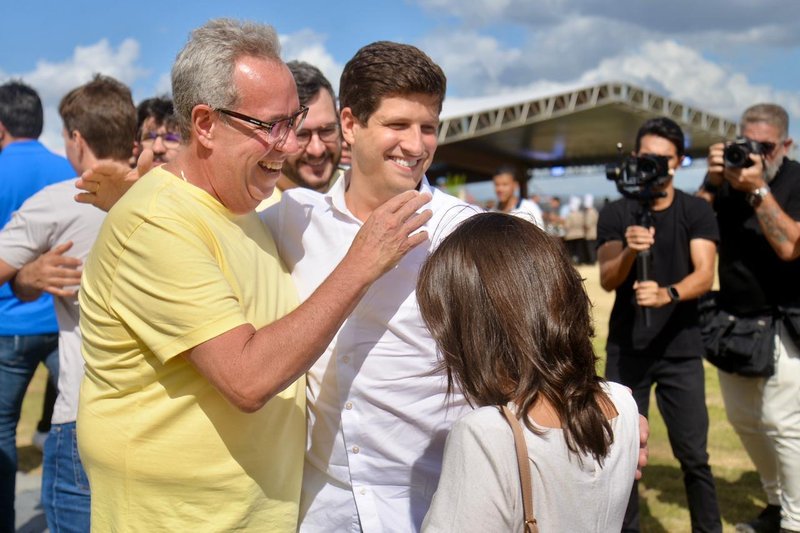 Álvaro Porto recebeu João Campos em confraternização em sua fazenda, em Canhotinho
