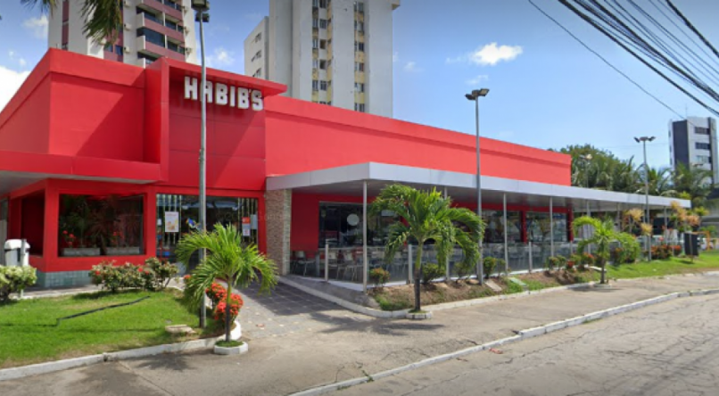 Restaurante localizado na Avenida Abdias de Carvalho, no Recife