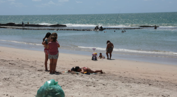 Praia do Buraco da Velha na Sexta-feira da Paix&atilde;o de 2021