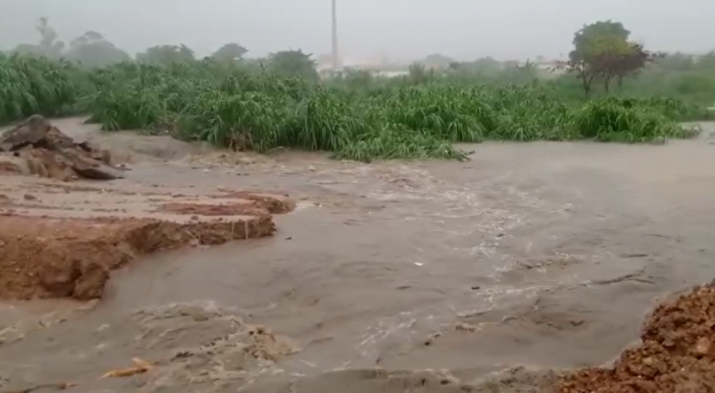 Chuva na Zona Rural de Pesqueira.