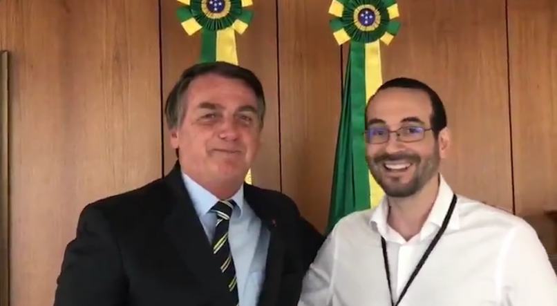Bolsonaro e Arthur Weintraub, quando do an&uacute;ncio da sa&iacute;da do governo