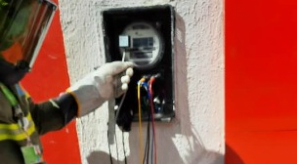 Padaria é flagrada realizando desvio de energia elétrica energia, na Zona Norte do Recife