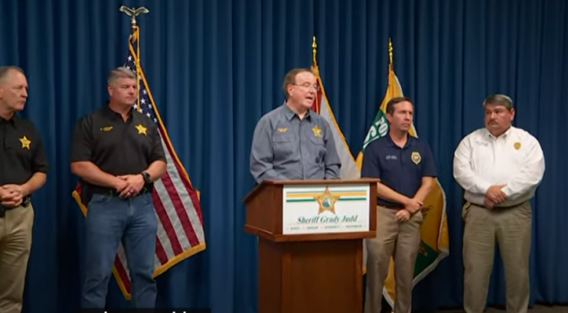 O xerife do condado de Polk, Grady Judd, fala sobre os quatro assassinatos em Lakeland
