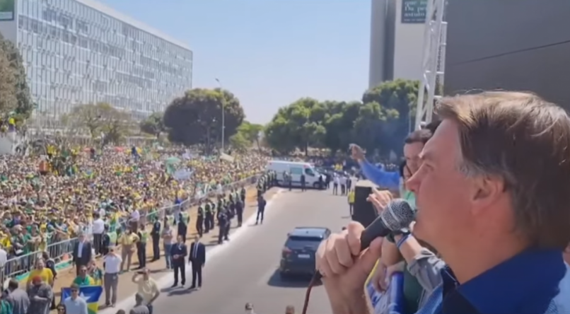 Bolsonaro faz discurso em Bras&iacute;lia