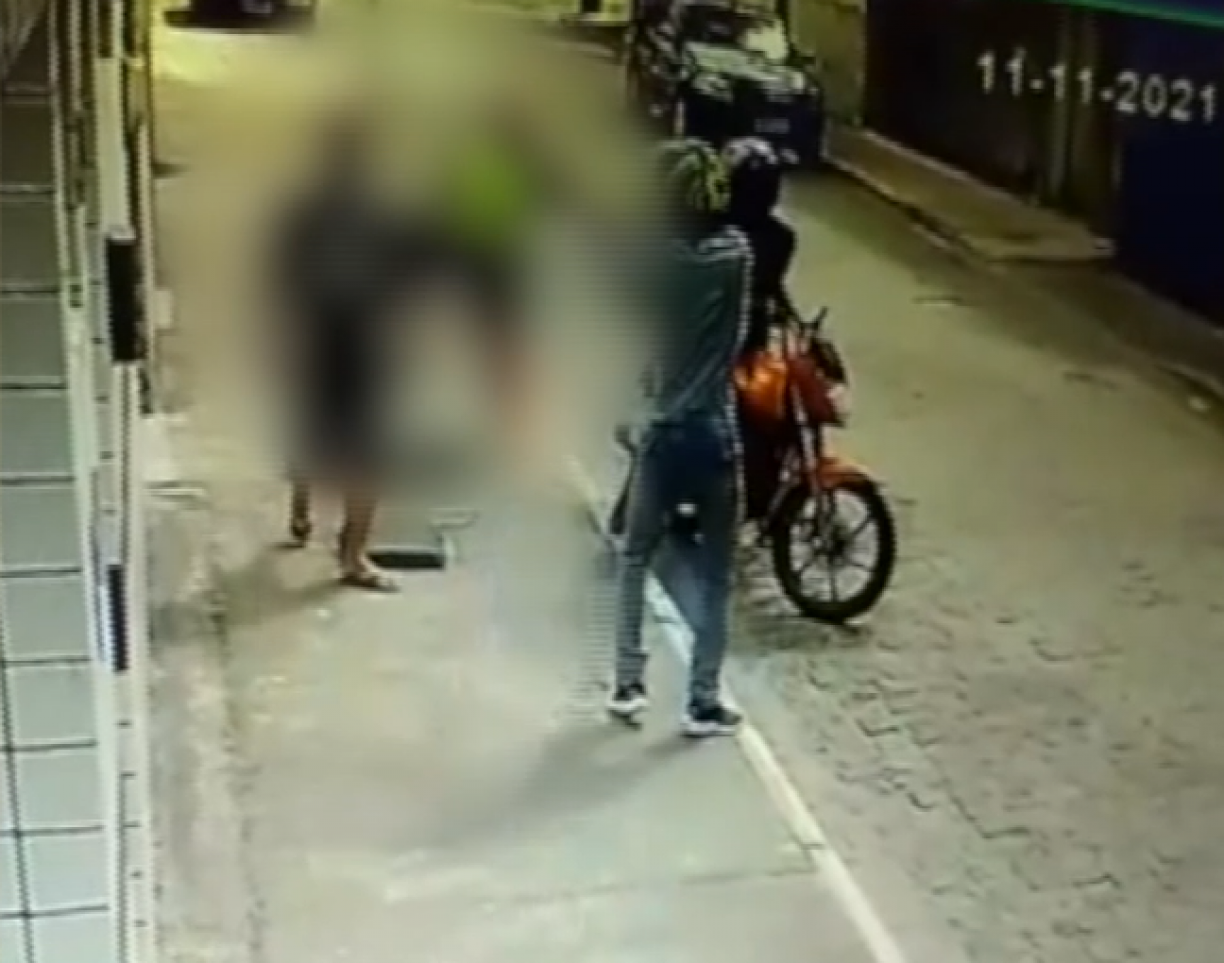 Vídeo mostra momento em que universitário é morto em assalto na Madalena, Zona Oeste do Recife 