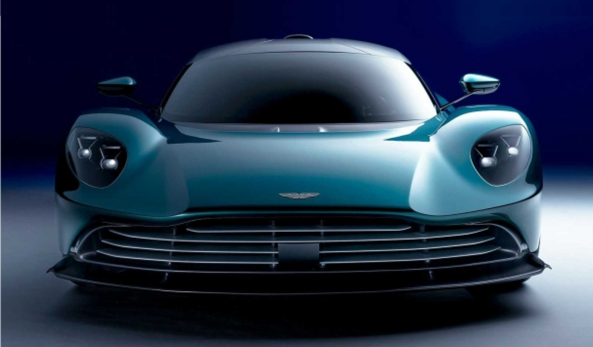 Híbrido com três motores: Aston Martin Valhalla, o carro do ano