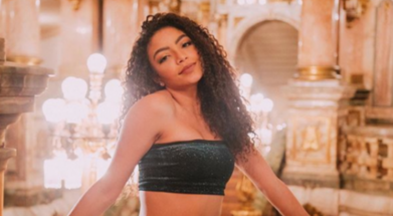 A cantora Any Gabrielly, do grupo 'Now United'