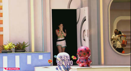 Jade Picon entrando no Big Brother Brasil nesta quinta-feira (20)