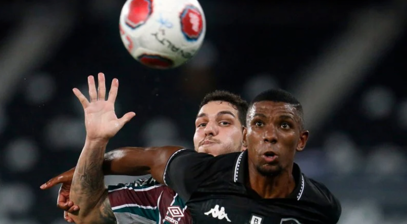 Botafogo entra em campo pelo Campeonato Carioca.