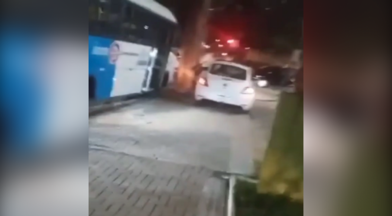 Condutor, alcoolizado, atropela um homem nas Gra&ccedil;as, na Zona Norte do Recife, depois de colidir com micro-&ocirc;nibus, agredir motorista e tentar fugir do local
