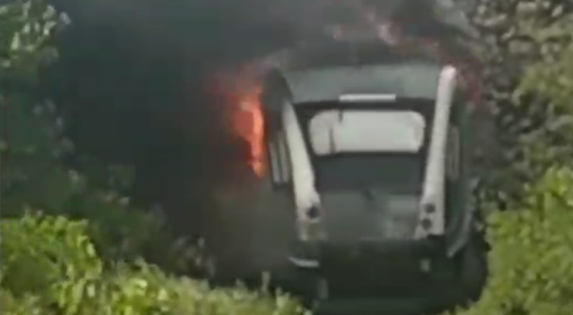 VLT pegou fogo na altura de Ponte dos Carvalhos, no Cabo