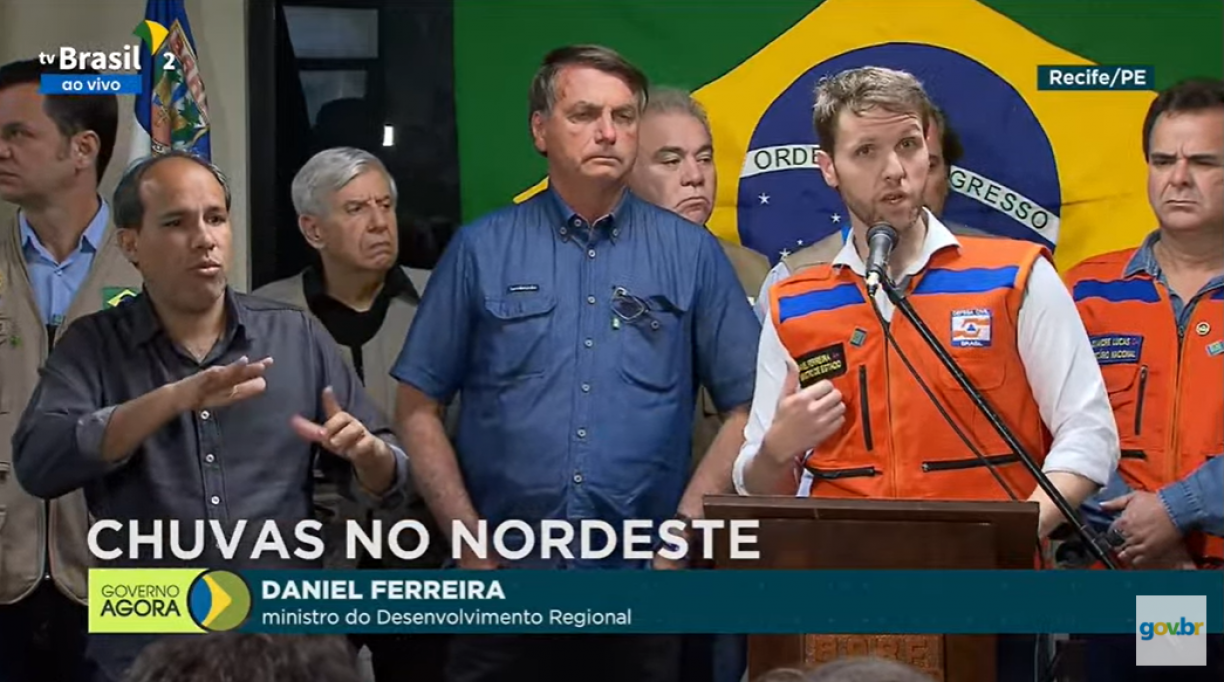 CHUVA EM PERNAMBUCO: Bolsonaro chega ao Recife para acompanhar resgates