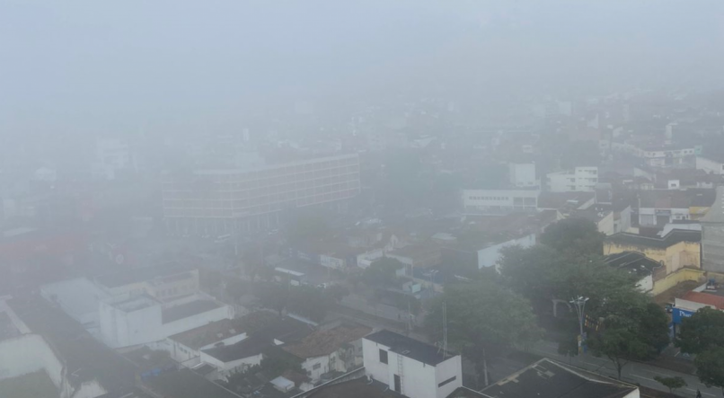 Neblina vista na manh&atilde; desta quarta-feira (8) em Caruaru, no Agreste