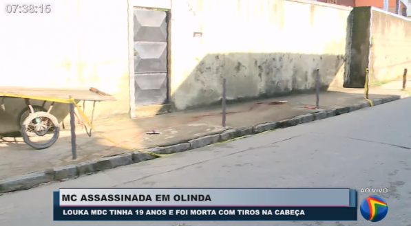 O crime aconteceu na Rua do Amanhecer, no bairro de Águas Compridas, na subida da Ladeira do Giz