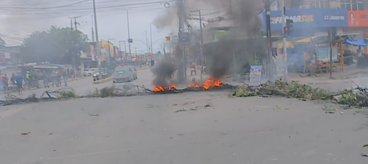 Protesto aconteceu na Avenida Presidente Kennedy, em Olinda Wilson Silva/JC Imagem