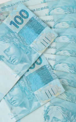 Quais profissões têm direito ao AUXÍLIO de R$ 2 mil este mês?