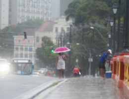 Chuva persiste no Litoral e Zona da Mata