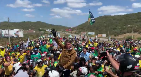 Jair Bolsonaro comandou motociata rumo a Caruaru, no Agreste de Pernambuco, em 2022