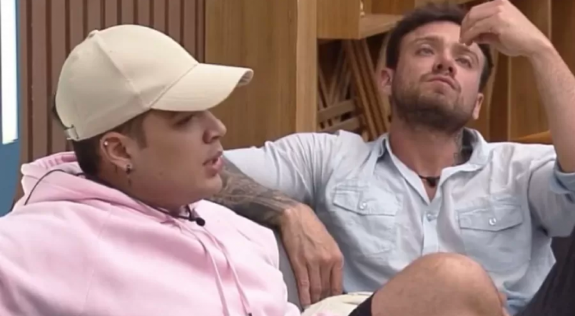 Lucas Santos e Vini Buttel em 'A Fazenda 2022'