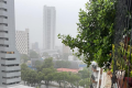 O Recife tem registrado pancadas de chuva desde a manh&atilde; da segunda-feira (22); APAC emite alerta laranja hoje (24)