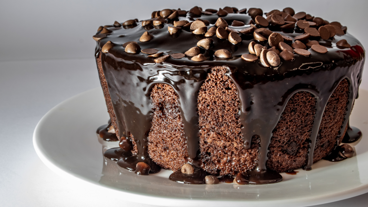 BOLO DE CHOCOLATE DE LIQUIDIFICADOR - fácil, macio e delicioso