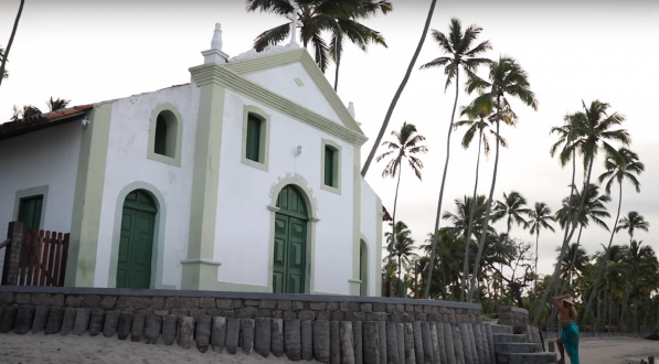 Praia dos Carneiros fica em Tamandaré e é uma das mais visitadas de Pernambuco