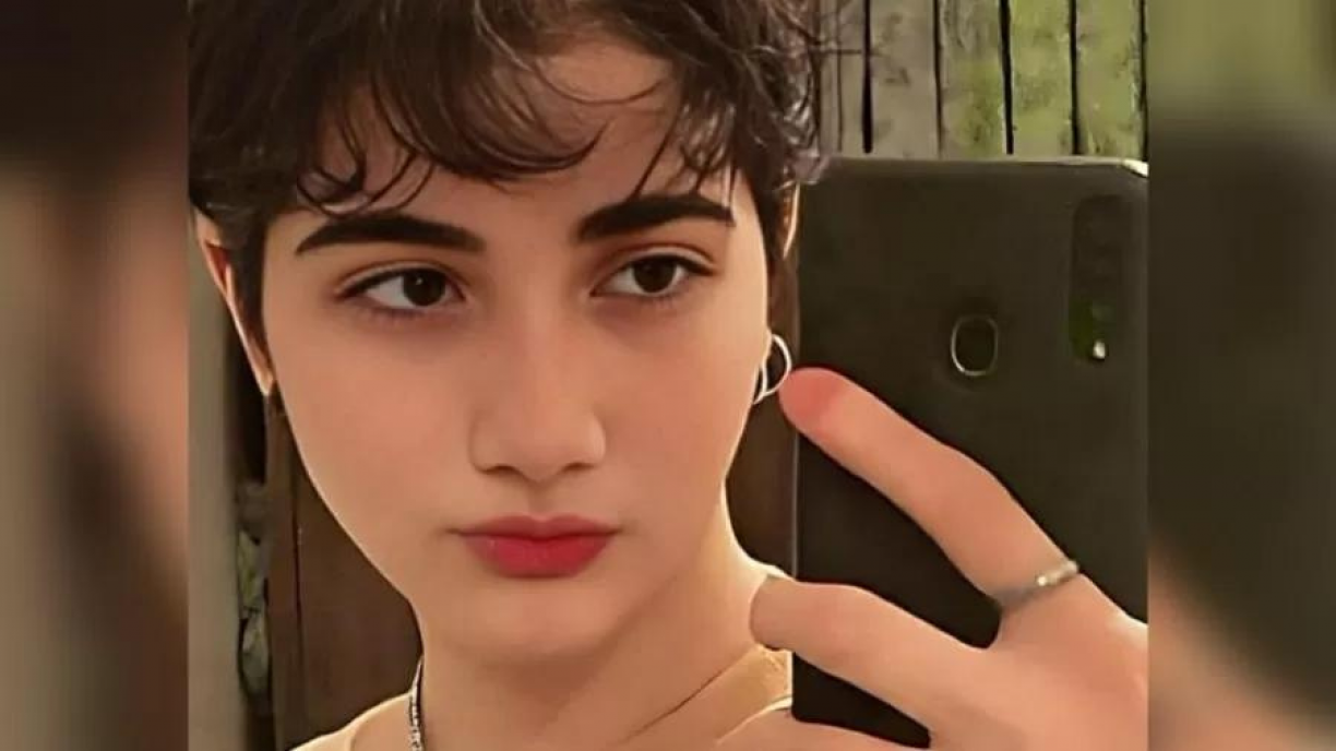 Grupo dos direitos humanos no Irã relata que jovem de 16 anos foi espancada pela polícia da moralidade após não usar o véu obrigatório, organização relata que adolescente está em coma