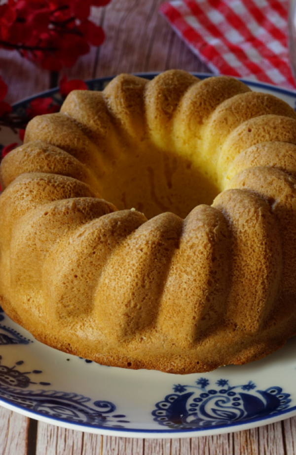 BOLO DE FUBÁ SIMPLES (FOFINHO E DELICIOSO) 