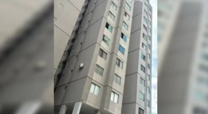 Criança morre após cair de 9º andar de prédio