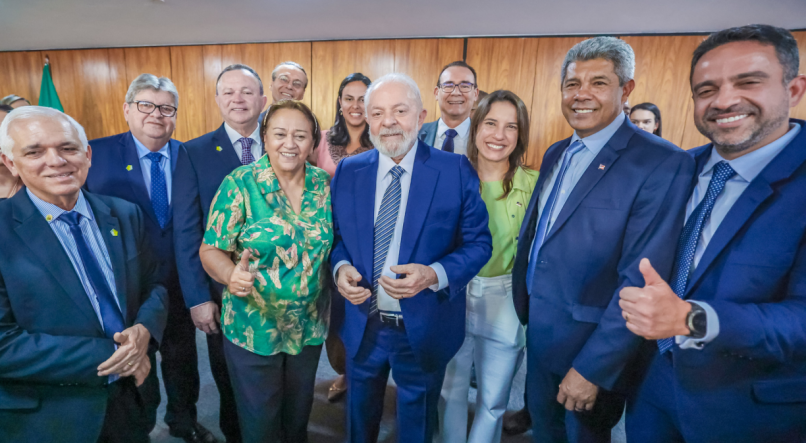 Lula e os governadores do Nordeste, incluindo a governadora Raquel Lyra. Presidente Lula começa promessa de viajar todos os estados do Brasil em 2024 com ida ao Nordeste. Pernambuco, Ceará e Bahia serão os contemplados.