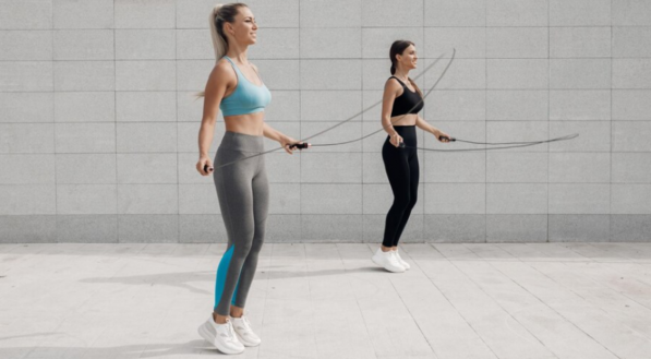 SALTAR À CORDA; TREINO; EXERCÍCIO