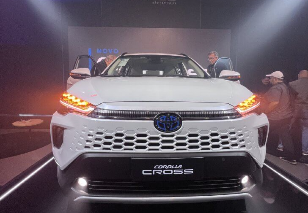 Novo Toyota Corolla Cross chega de cara nova e custa a partir de R$ 165 mil