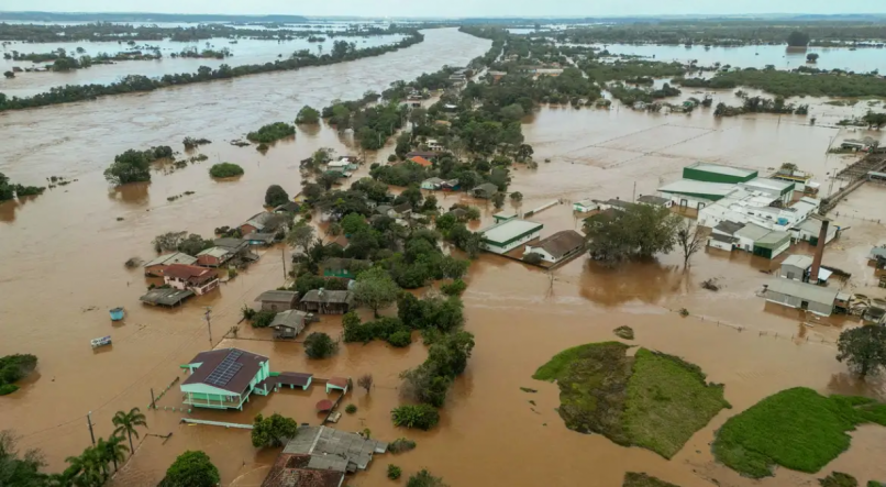 Imagem de cima de cidade do Rio Grande do Sul, cidade está toda alagada