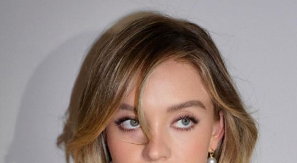 Sydney Sweeney exibe novo corte de cabelo, o bob estruturado.